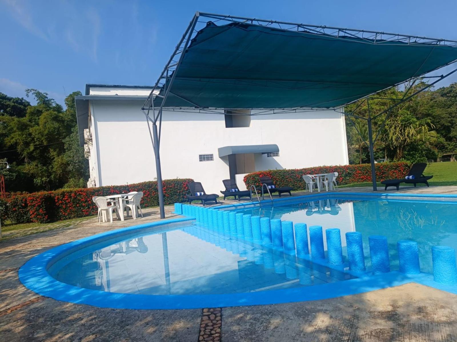 Hotel Los Leones Palenque Bagian luar foto