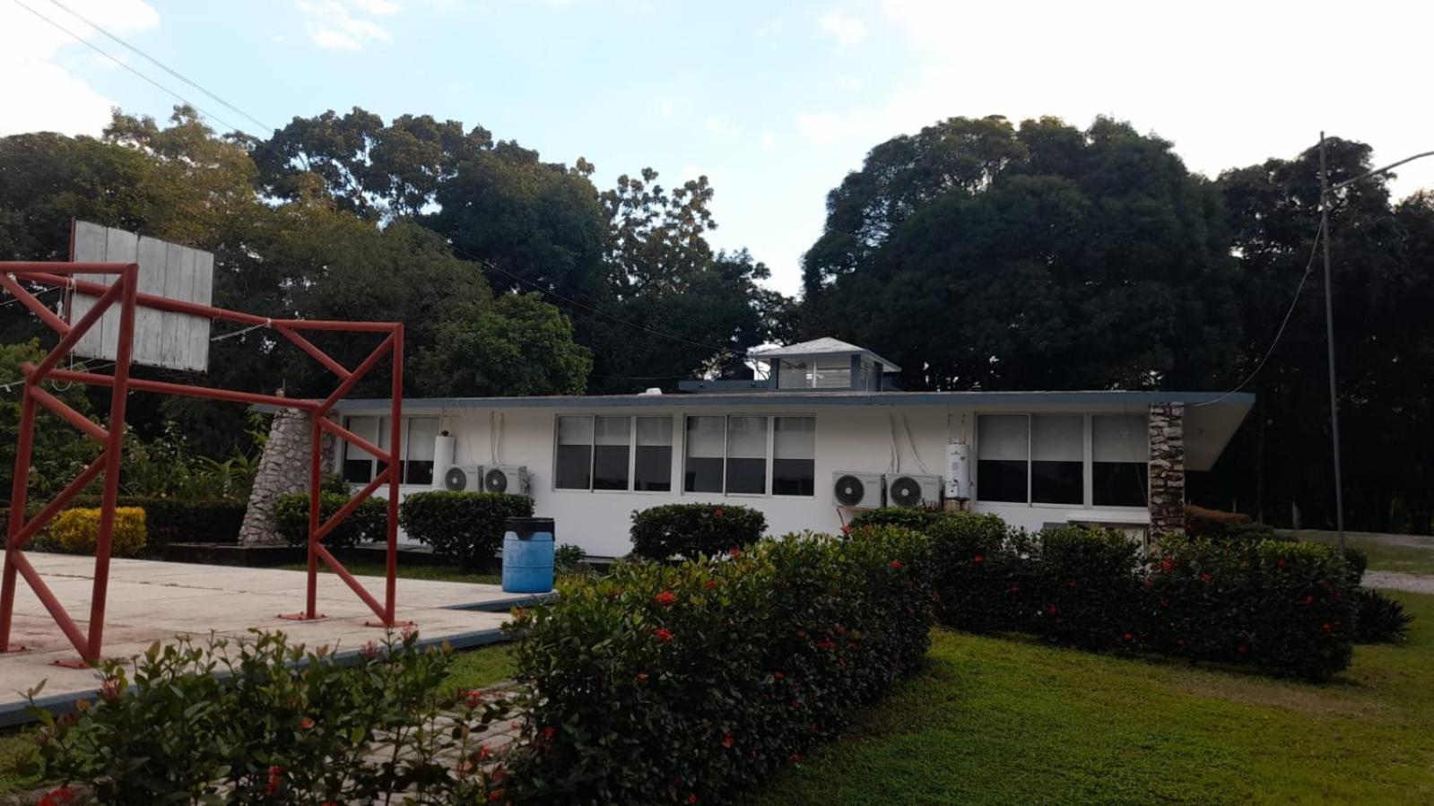 Hotel Los Leones Palenque Bagian luar foto
