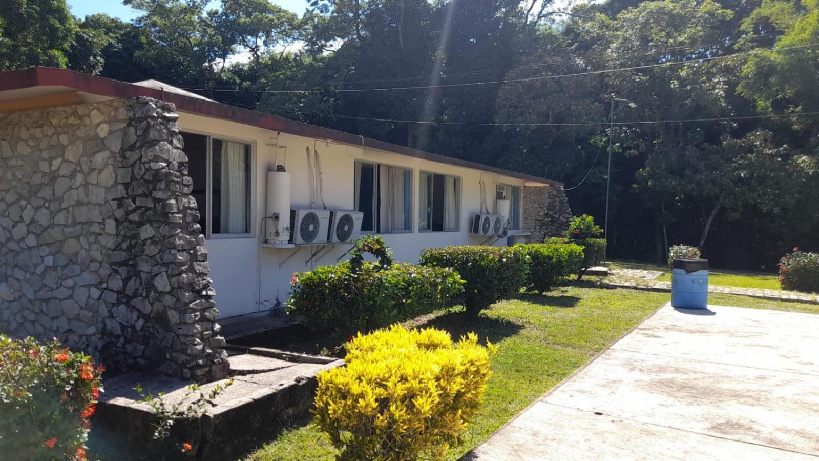 Hotel Los Leones Palenque Bagian luar foto
