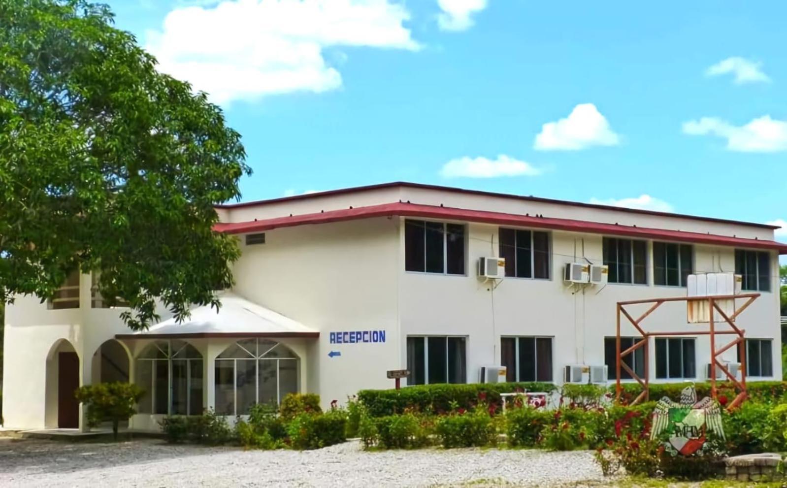 Hotel Los Leones Palenque Bagian luar foto